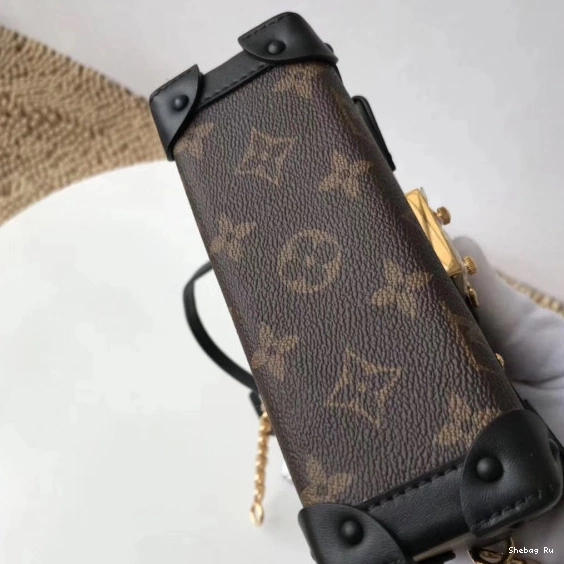 Malle Louis Vuitton Petite CHANELutch Trunk 0723